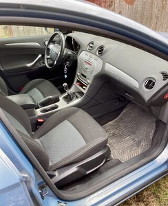 FORD Mondeo 2010 универсал (4 фото из 7)