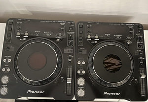 Pioneer CDJ 1000 MK3 mängijad (1 foto / 2)