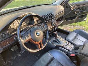 BMW 530d (2 фото из 7)