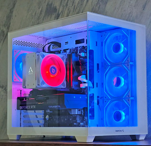 Lauaarvuti "Arctic Rose" || i5-13600KF + RTX 4070 Ti Super (1 foto / 6)