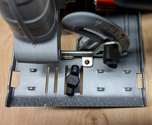Bosch GKS 190 1400W elektriline ketassaag (7 foto / 10)