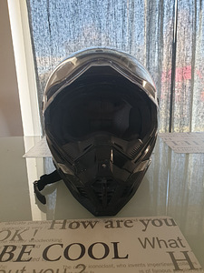 Myya 2 moto kiivred (1 foto / 2)
