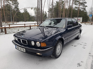 BMW 730i (9 foto / 11)