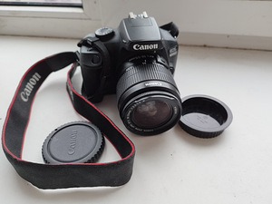 Canon eos 4000d + efs 18-55 mm 3.5-5.6 III (1 foto / 2)