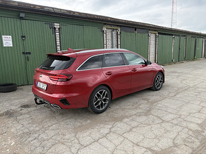 Kia Ceed GTline 1,5 bensiin/hybriid 2021 (4 foto / 7)