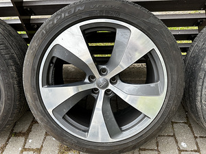 Audi Q7 veljed (2 foto / 7)