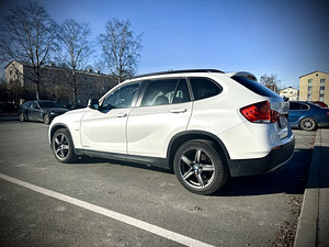 BMW X1, 2011a (3 фото из 8)