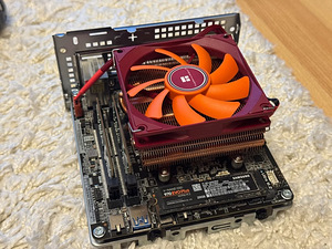 ASRock DeskMini X300, AMD Ryzen 5 PRO 5650GE, 16GB DDR4, 256 (8 foto / 9)