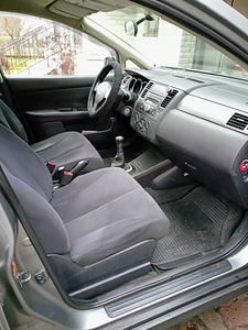 Nissan Tiida 1.6, 2009 man. (7 foto / 11)
