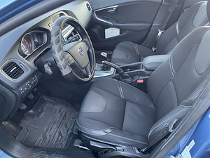 Volvo V40 D2 88 кВт 2016 мануал (6 фото из 11)
