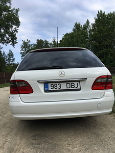 MB E220 CDI, 125kw. Avantgarde 2008a (10 foto / 11)