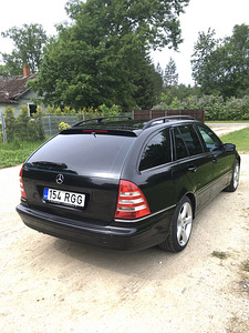 Mercedes-Benz C 320 Avantgarde 3.0 V6 165kW (5 foto / 8)