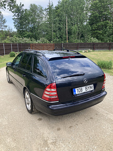 Mercedes-Benz C 220 Avantgarde 2.1 R4 CDI 110kW (3 foto / 10)