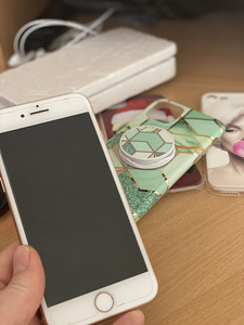 iPhone 8, 64GB, kuldne (4 foto / 4)