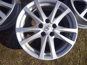 Toyota 17" originaal valuveljed (2 foto / 9)