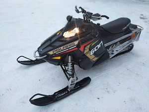 Polaris Indy 600cc 2013 (2 foto / 8)