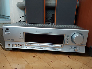 JBL колонки (5 фото из 8)