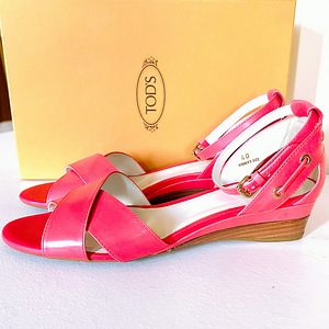 Tods roosad naiste sandaalid kingad nr 40 (1 foto / 3)