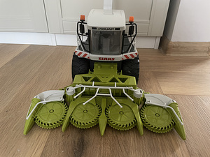 Bruder kombain (1 foto / 4)