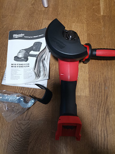 Milwaukee m 18fsag (3 foto / 3)