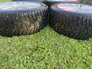 VW 17" 5x112 originaalveljed naastrehvidega (3 foto / 5)