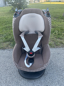 Детское автокресло Maxi-cosi (1 фото из 3)