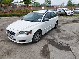 Volvo V50 (3 фото из 6)
