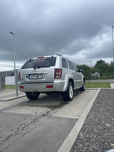 Jeep Grand Cherokee Overland (3 foto / 5)