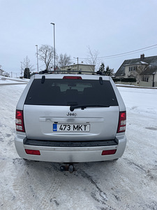 Jeep Grand Cherokee Overland (5 foto / 6)