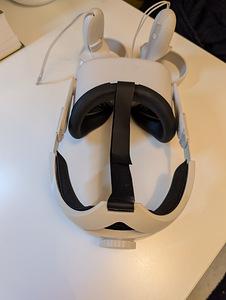 Meta Oculus Quest 2 (1 фото из 3)