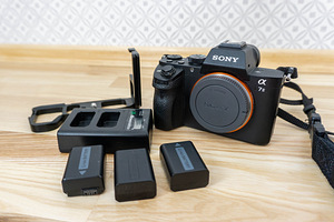 Корпус sony a7ii + аксессуары (2 фото из 4)