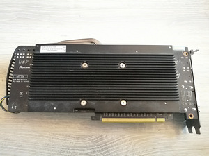 Asus Radeon HD 6870 DirectCU graafikakaart (3 foto / 5)