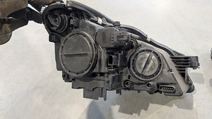 Mercedes-Benz CLS / W219 / 2003-2011 tuled (5 foto / 9)