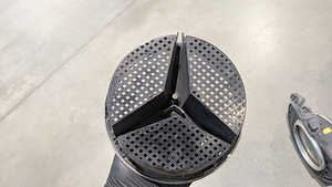 MB Mercedes-Benz CLS W219 2003-2011 embleem / märk esistange (4 foto / 4)