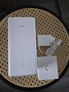 HUAWEI 4G WiFi роутер (1 фото из 3)