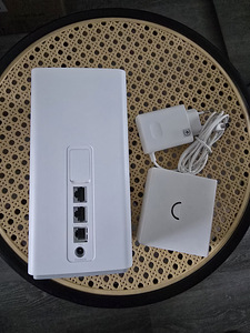 HUAWEI 4G WiFi роутер (2 фото из 3)