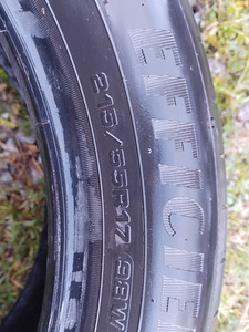 Летние шины R17/55/215 Goodyear Efficient (4 фото из 5)