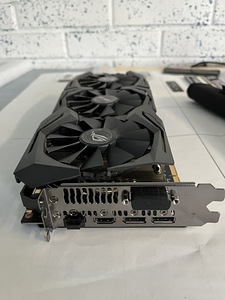 Asus GTX 1080 Ti graafikakaart 11GB (GPU) (2 foto / 5)