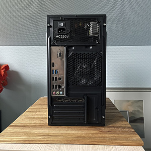 Lauaarvuti (PC) / i5 (11th gen) / GTX 1660 Super 6GB / 16GB (3 foto / 10)
