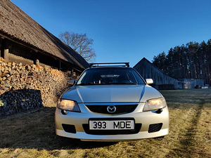 Мазда 323F 1.6 72кВт 2002 бензин (2 фото из 12)
