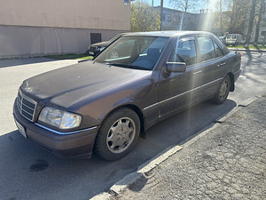 MERCEDES-BENZ C 220 (2 foto / 3)