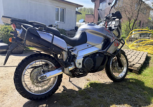 Aprilia Caponord ETV 1000 (мотоцикл) (2 фото из 4)