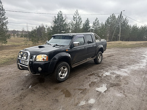 Nissan Pick-Up (2 фото из 6)