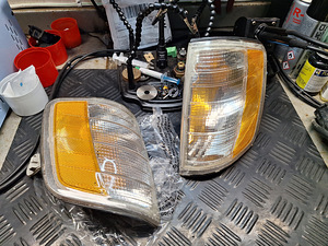 Mercedes benz w124 USA style suunatuled, tuli (3 foto / 9)