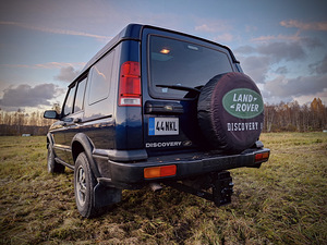 Land Rover Discovery 2 (4 фото из 15)