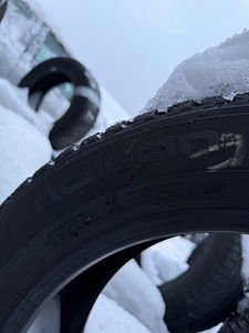 Nokian 215/55/17 (2 foto / 2)