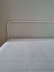 Voodi madratsiga 160×200cm (1 foto / 7)