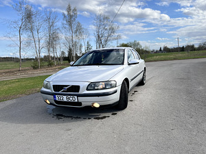 Volvo s60 2.4 D5 120kw (4 foto / 6)