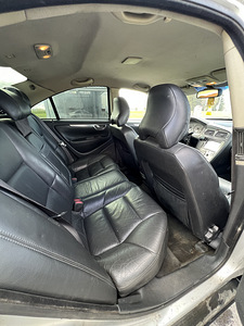 Volvo s60 2.4 D5 120kw (5 foto / 6)