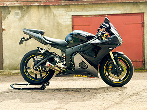 Yamaha R6 A2 категории (2 фото из 3)